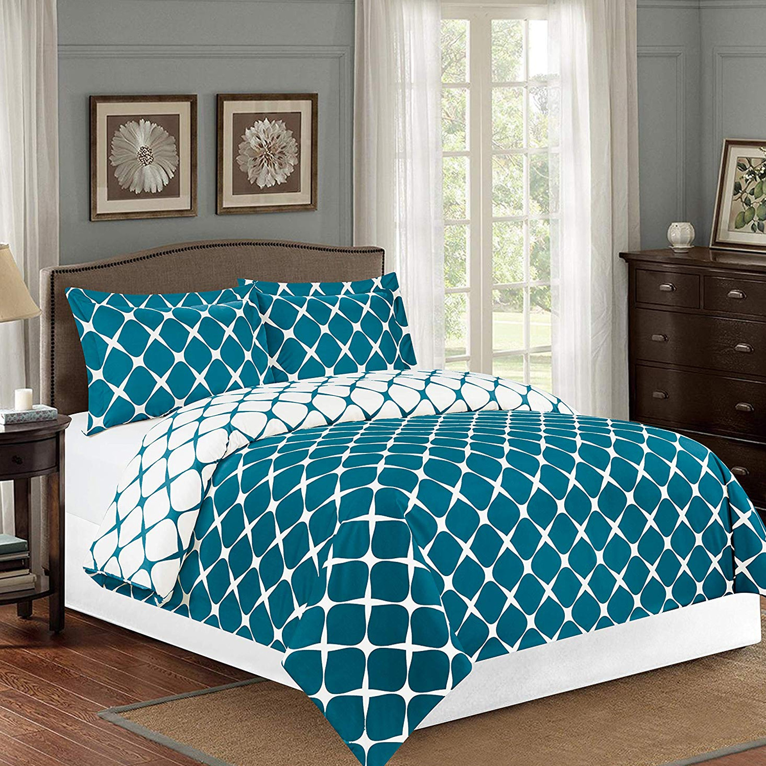 3 Piece Milano Trellis Pattern 2-Tone Printed Reversible Duvet Cover Set